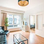 Lucky Lambert Apartment